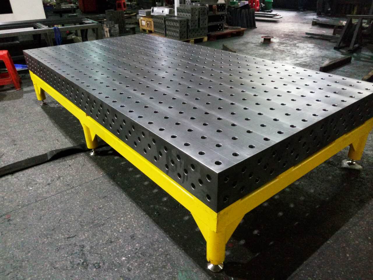 焊接工裝夾具的主要作用有以下幾個方面: 